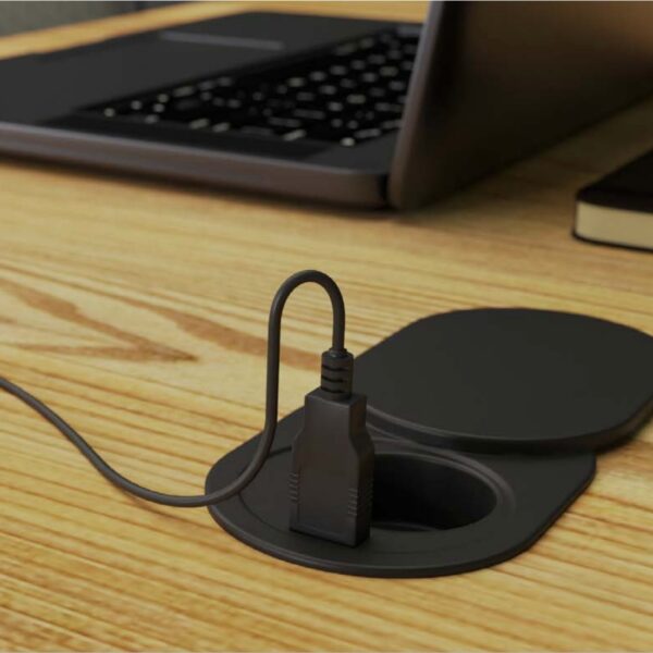 .TR19.0025.08.049 Pultba építhető konnektor 1+USB