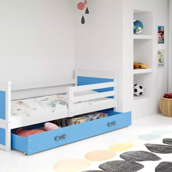 RICSI1 200X90 FENYŐ ÁGYKANAPÉ MATRACCAL